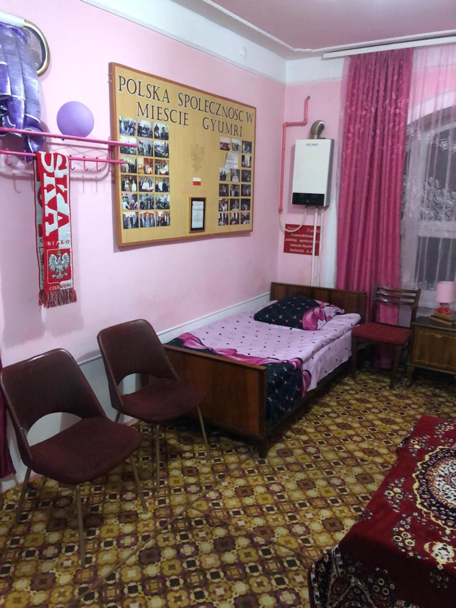 Guest House Dompolski 久姆里 外观 照片