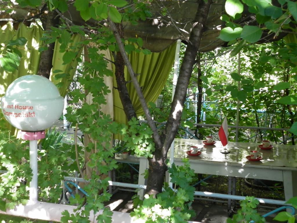 Guest House Dompolski 久姆里 外观 照片